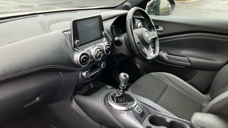 Nissan Juke 1.0 DiG-T 114 N-Connecta 5dr Petrol Hatchback